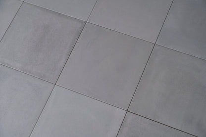 Contrasti Grigio R10/B 20x20 cm Feinsteinzeug