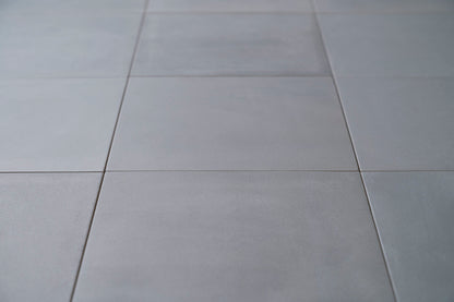 Contrasti Grigio R10/B 20x20 cm Feinsteinzeug